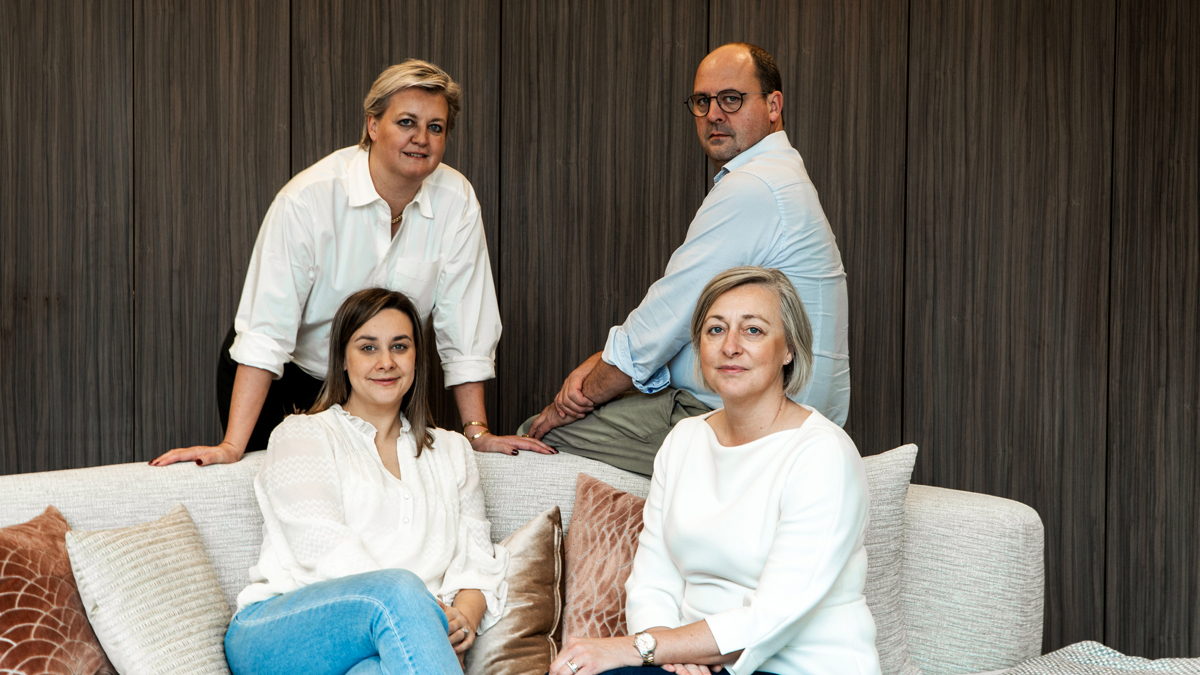 A propos de nous 1 Foto 3e generatie kleur